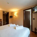 Jumeaux Otel