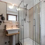 Jumeaux Hotel