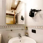 Jumeaux Hotel 3*