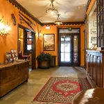 Jumeaux Hotel 3*