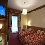 Jumeaux Hotel 3*