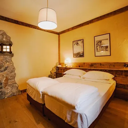 Jumeaux Hotel