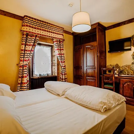 Jumeaux Hotell 3*