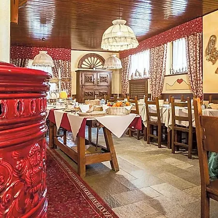Hotel Jumeaux 3*