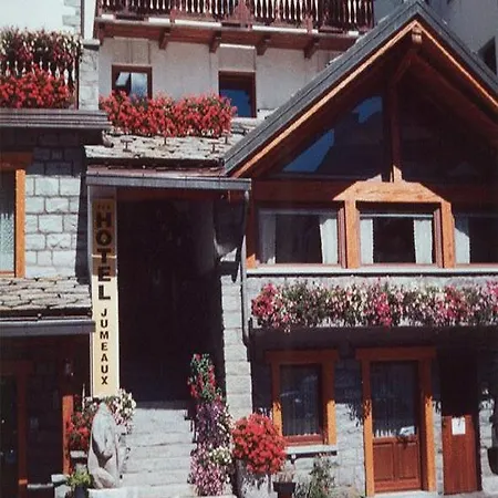 Jumeaux Hotell 3*