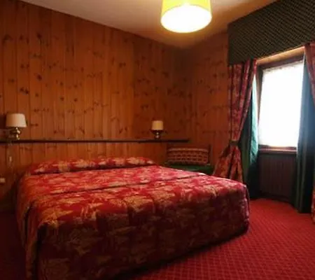 Jumeaux Hotell 3*