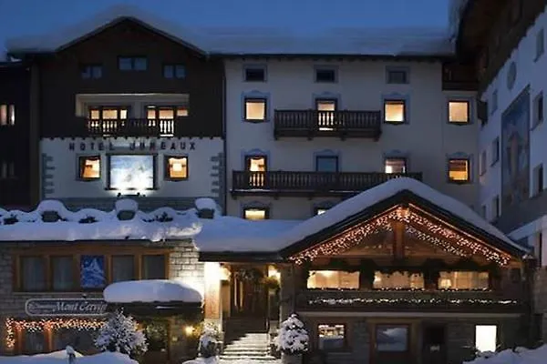 朱梅奥克斯酒店 3*